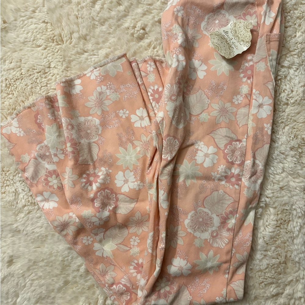 Altar'd State Floral Flares BNWT